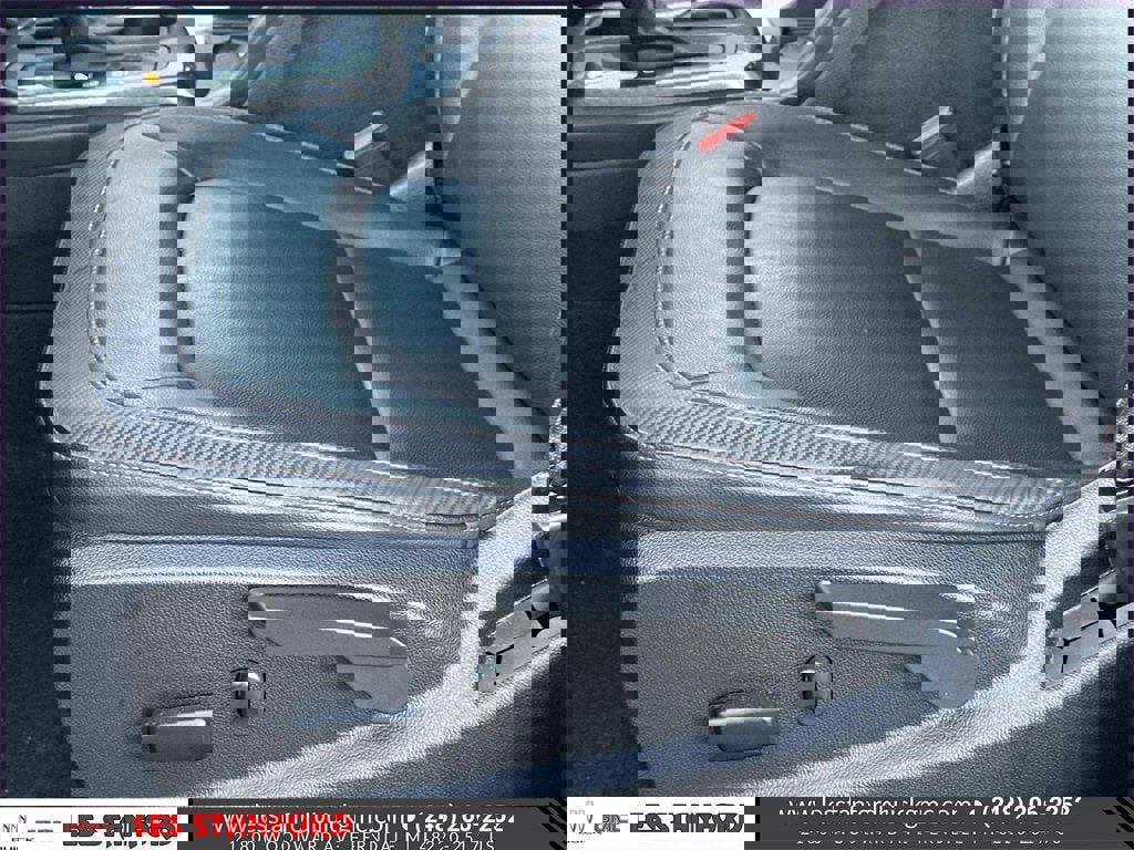 Certified 2022 GMC Canyon AT4 w/ Trailering Package image 18