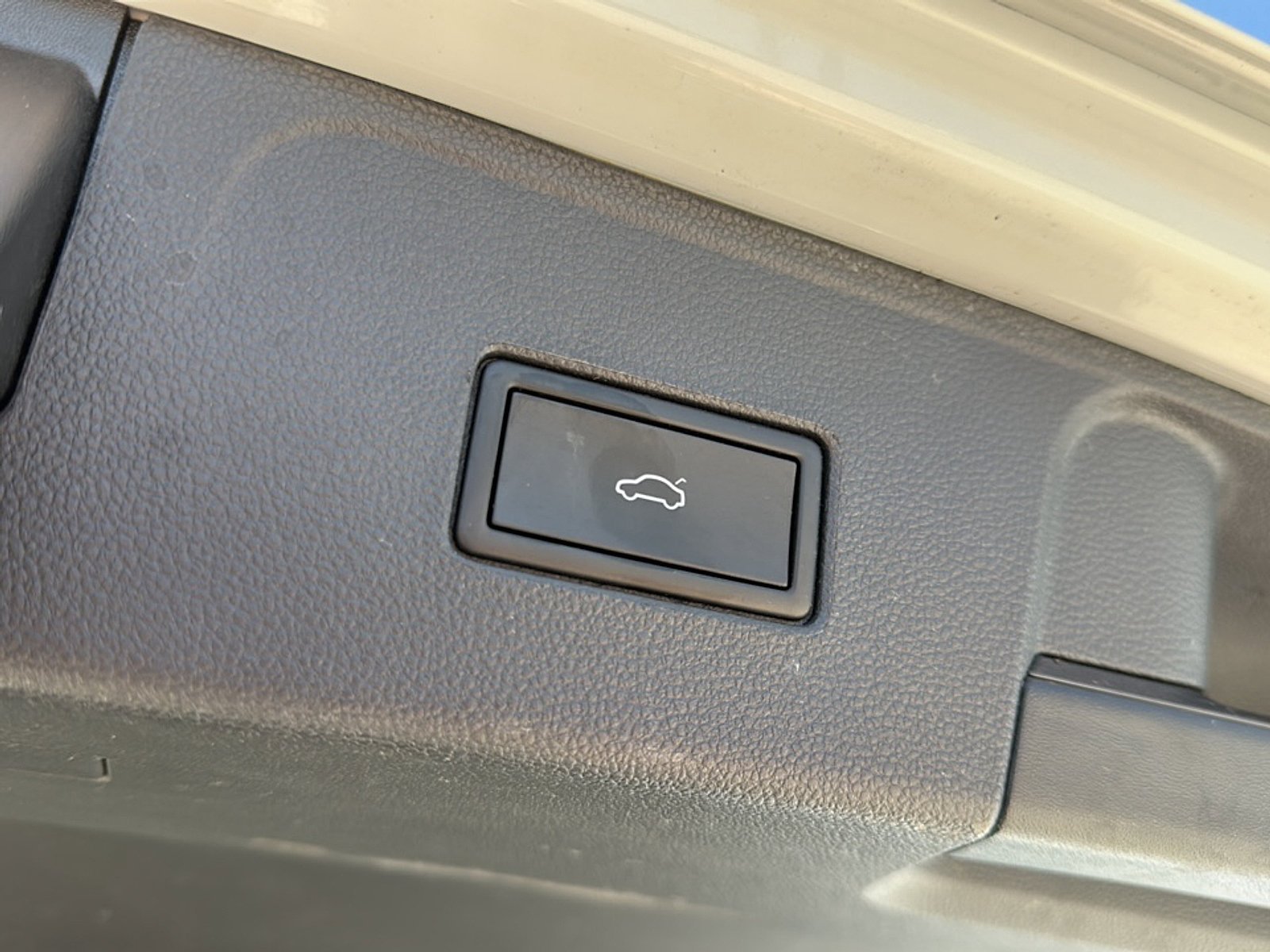 Used 2021 Volkswagen Atlas SE FWD image 28