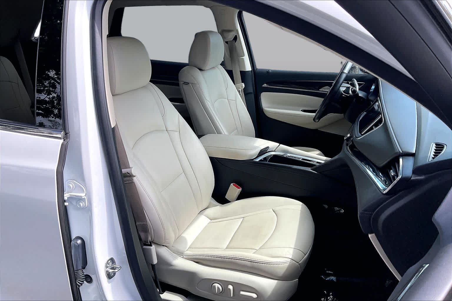 Used 2023 Buick Enclave Essence FWD image 15
