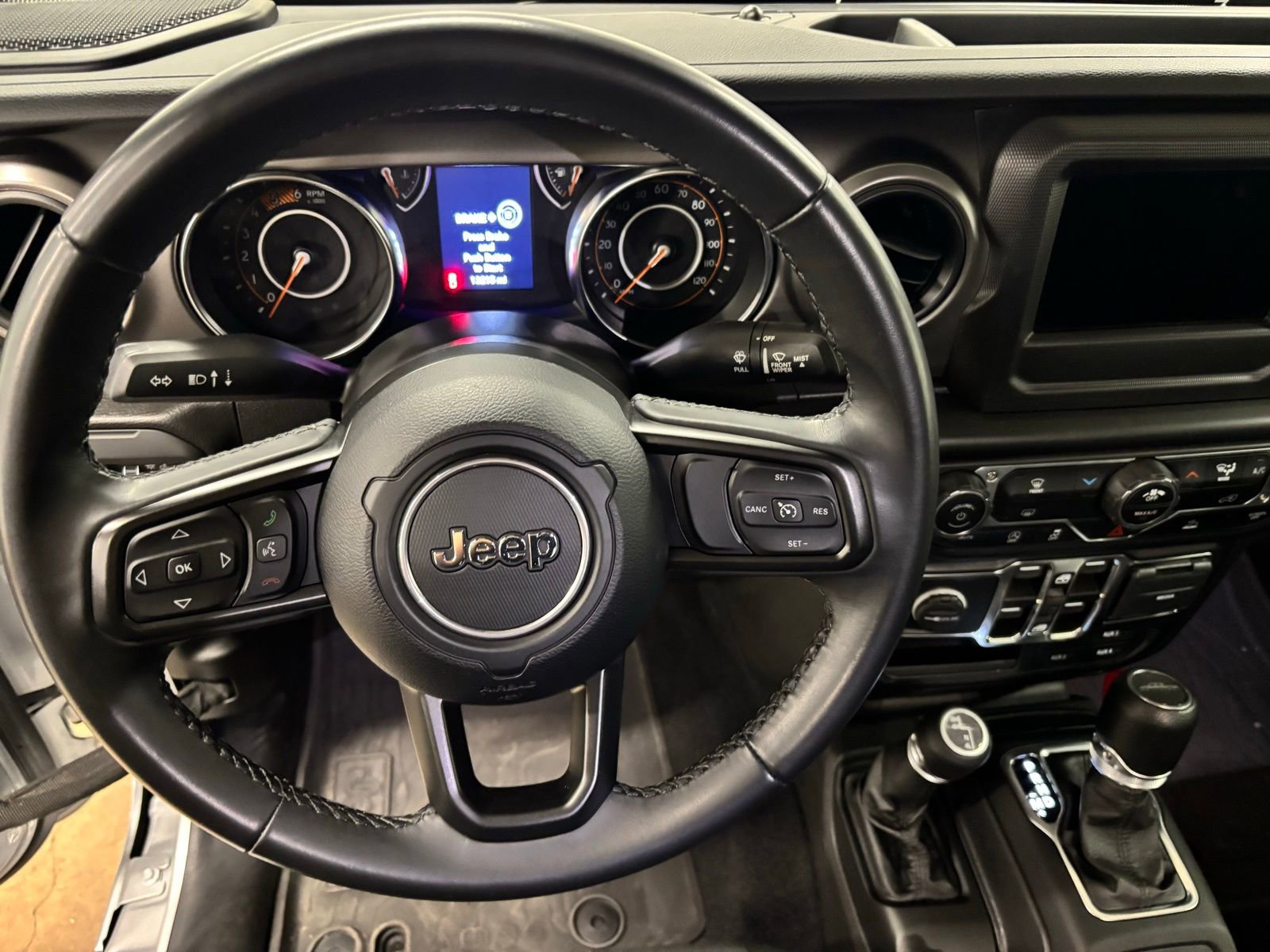 Used 2022 Jeep Gladiator Sport AWD/4WD image 16
