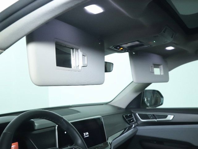 Used 2025 Volkswagen Atlas Peak Edition SE AWD/4WD image 22