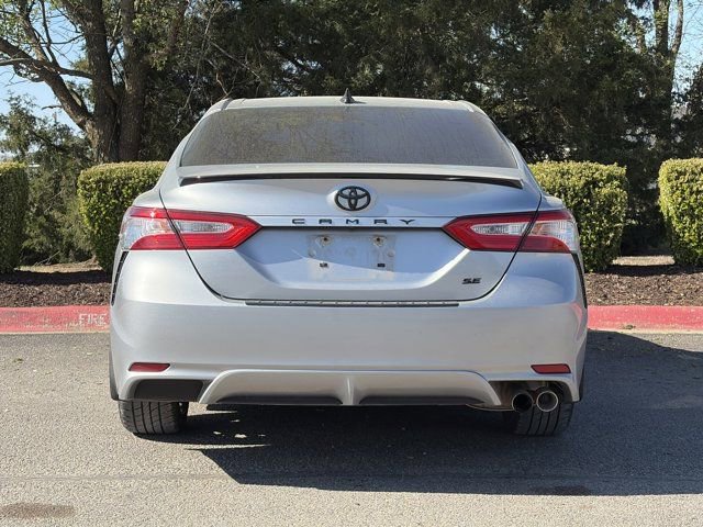 Used 2020 Toyota Camry SE image 3