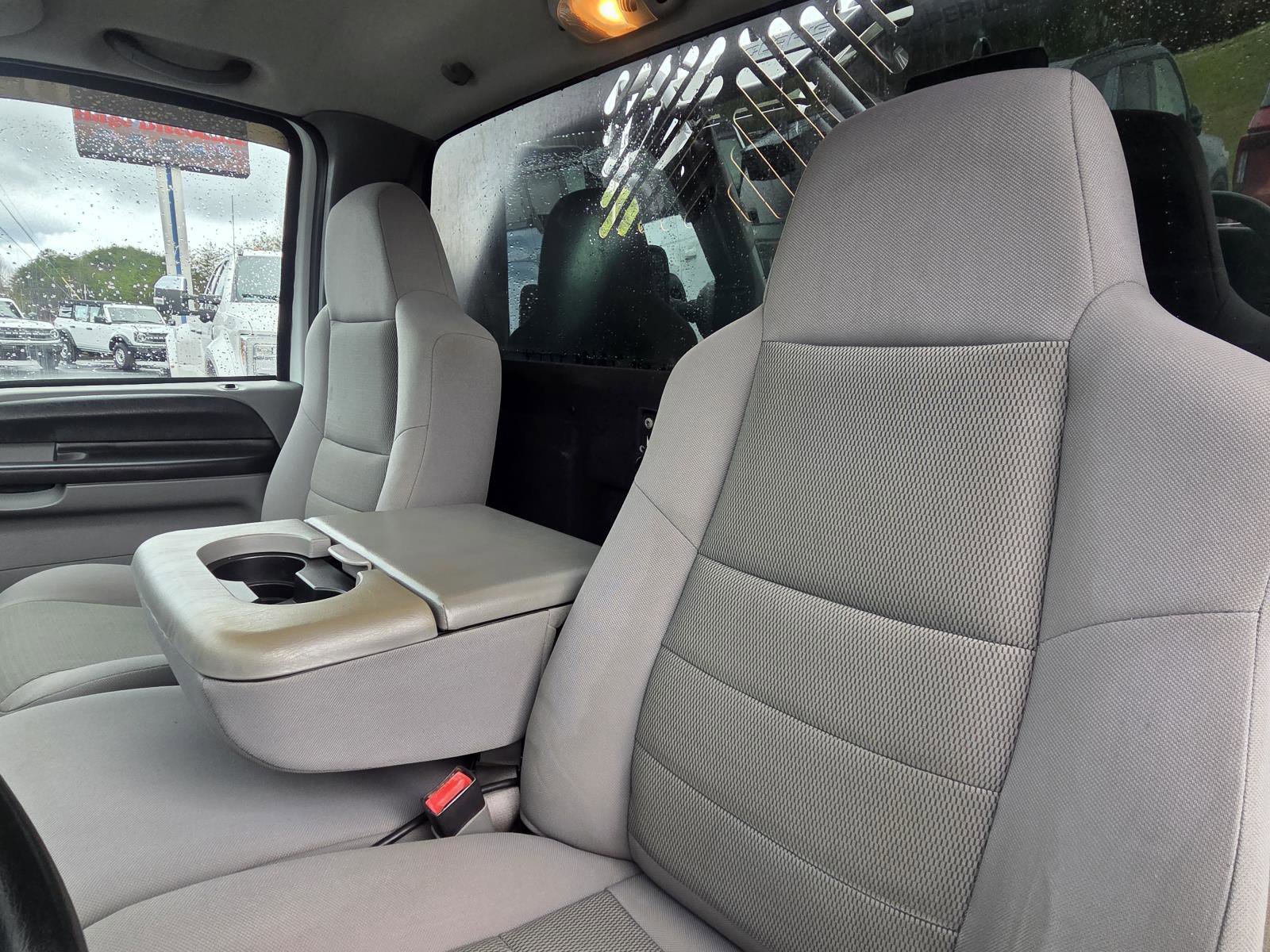 Used 2006 Ford F350 XL image 11