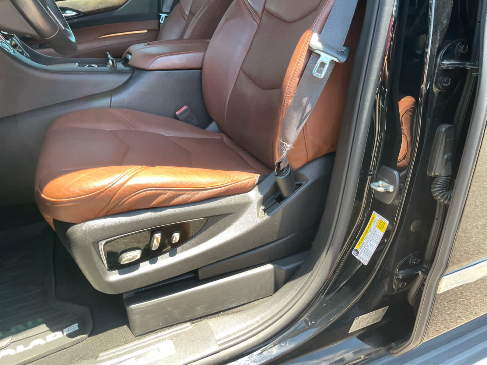 Used 2017 Cadillac Escalade Premium Luxury AWD/4WD image 26