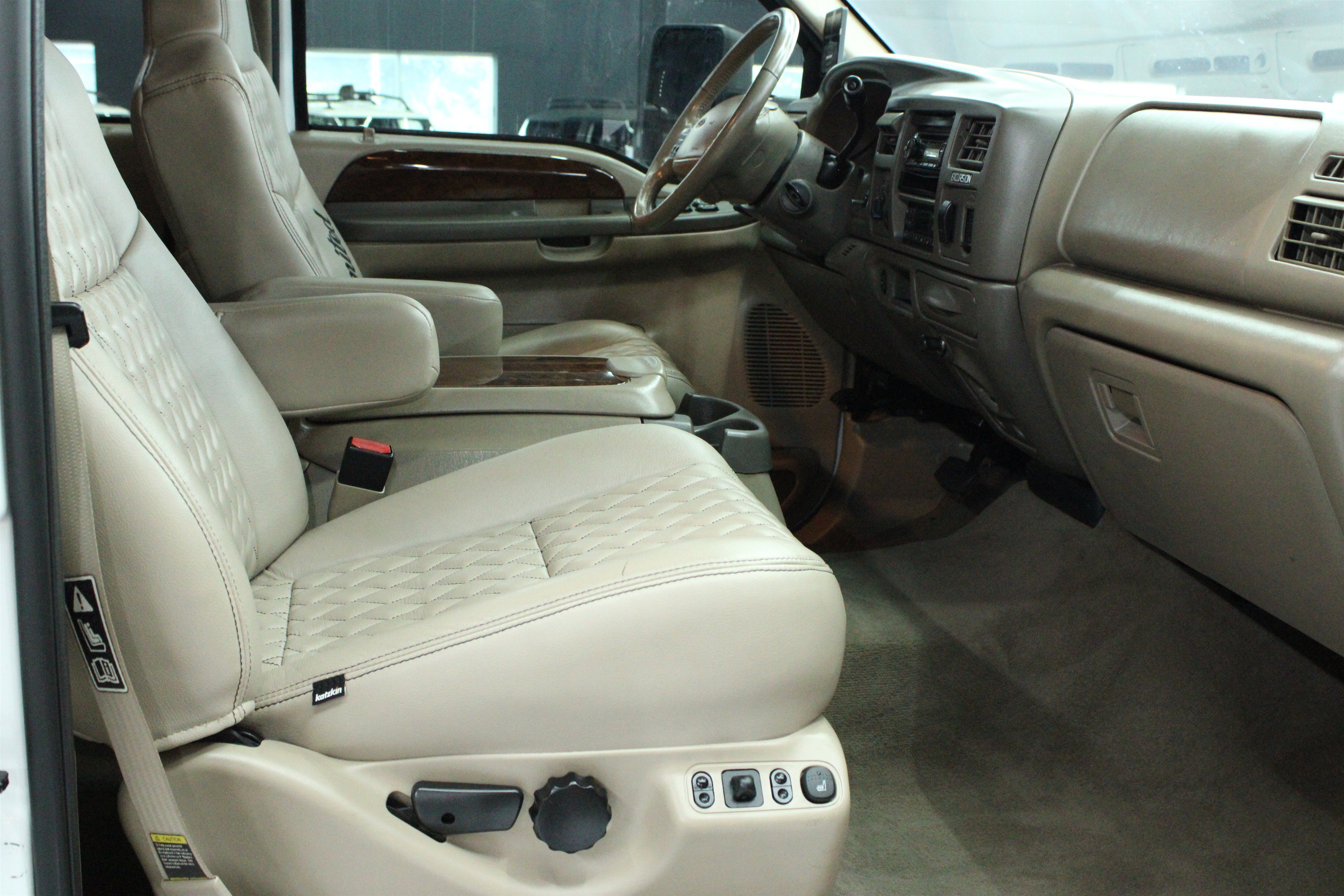 Used 2002 Ford Excursion Limited AWD/4WD image 30