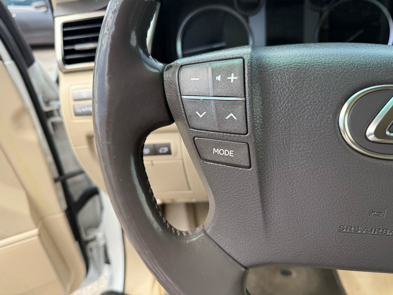 Used 2015 Lexus LX 570 4WD image 22