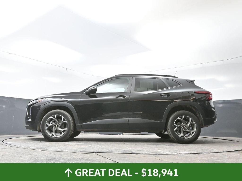 Used 2025 Chevrolet Trax LT image 54