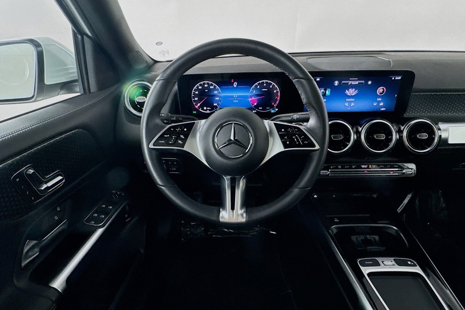 Certified 2026 Mercedes-Benz GLB 250 image 5