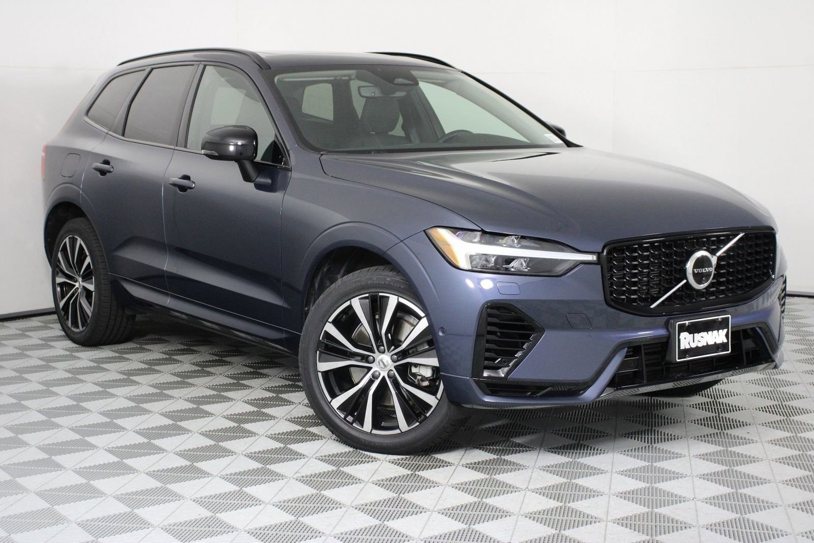 Certified 2023 Volvo XC60 T8 Plus w/ Climate Package AWD/4WD image 32