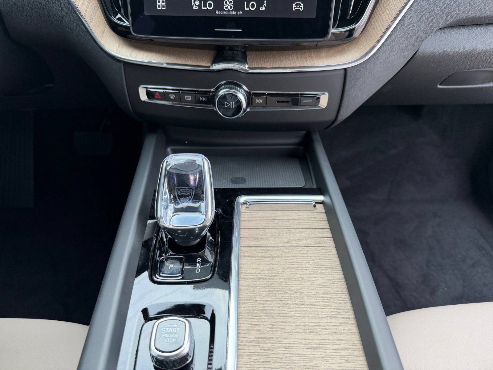 New 2026 Volvo XC60 B5 Plus w/ Protection Package Premier AWD/4WD image 11