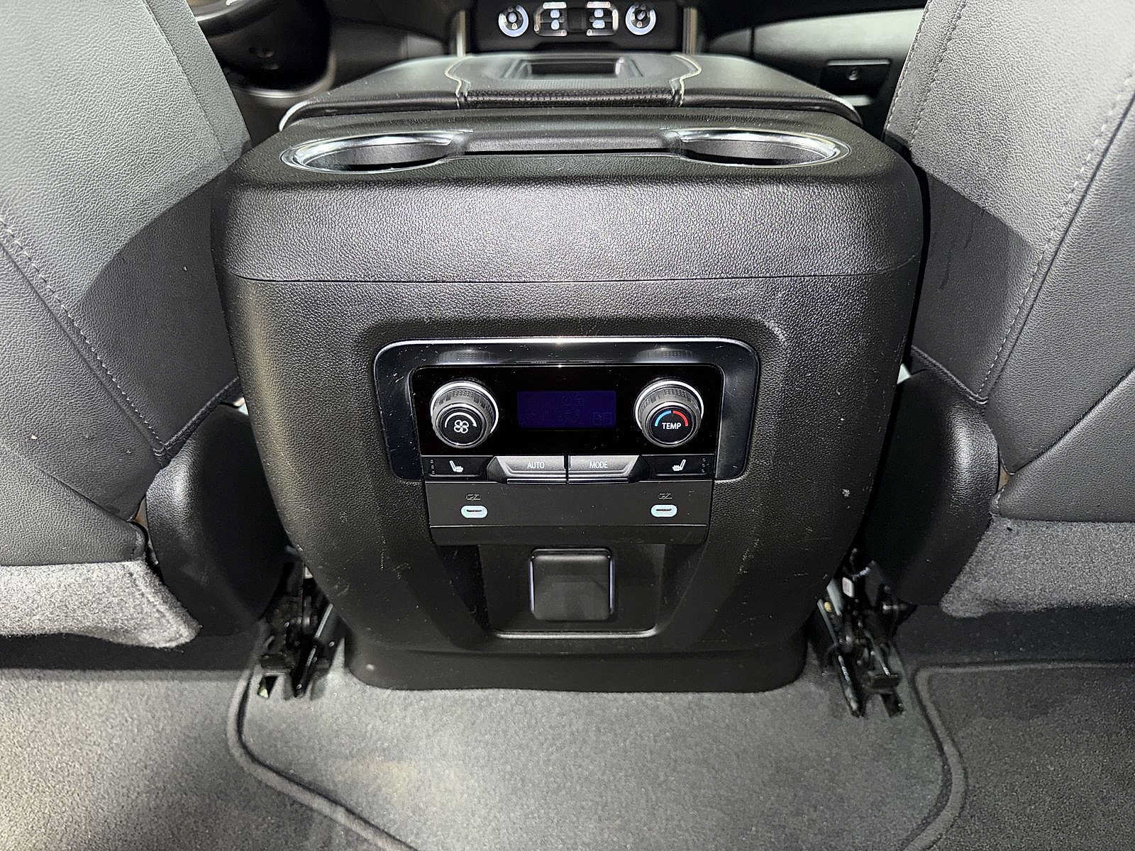 Used 2024 Chevrolet Tahoe Premier AWD/4WD image 30
