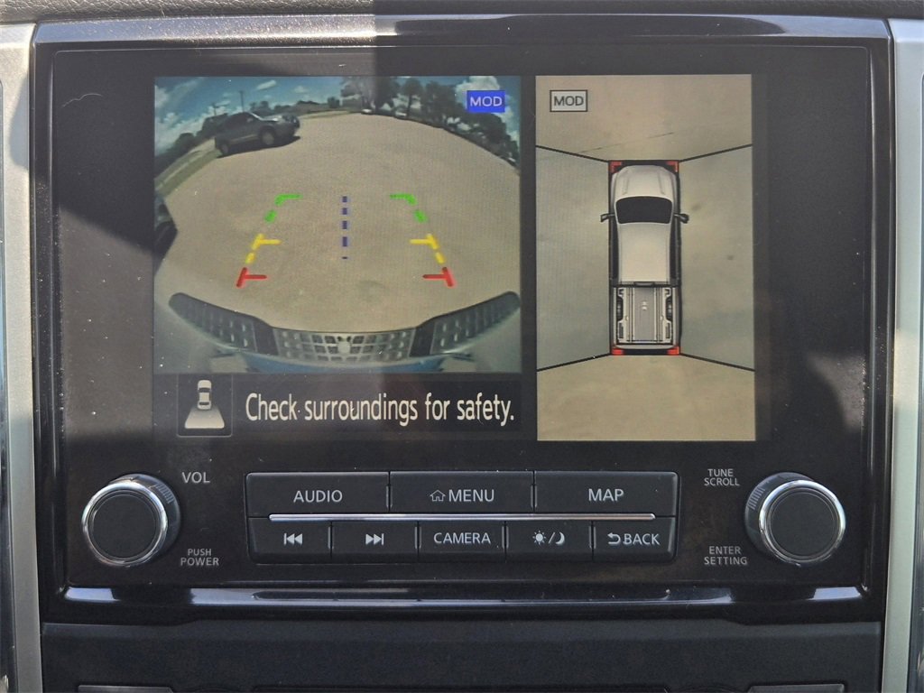 Used 2020 Nissan Titan SL w/ Moonroof Package image 18