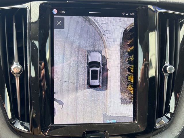 Used 2025 Volvo XC60 B5 Plus AWD/4WD image 25