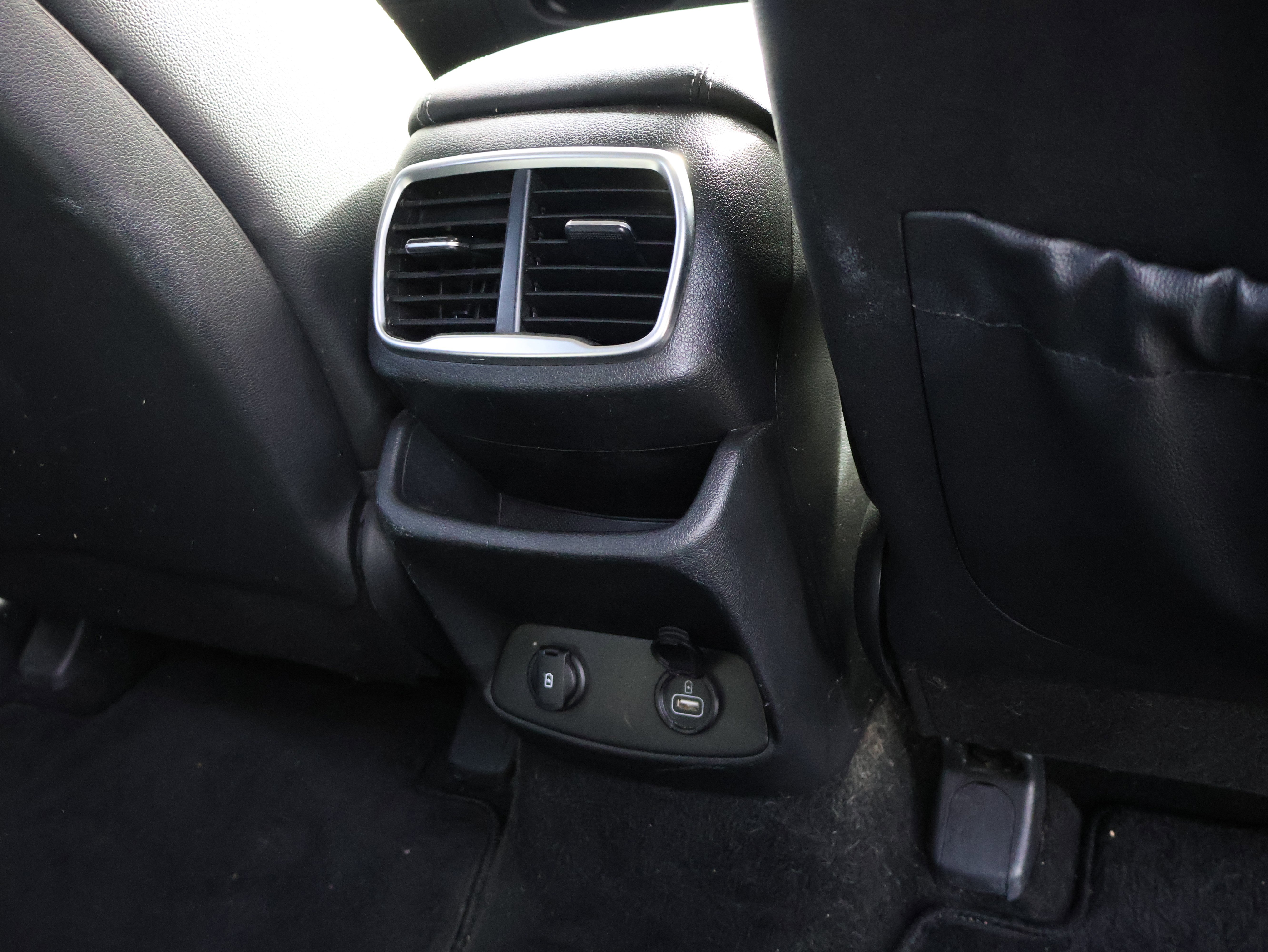 Used 2019 Hyundai Santa Fe Limited image 15