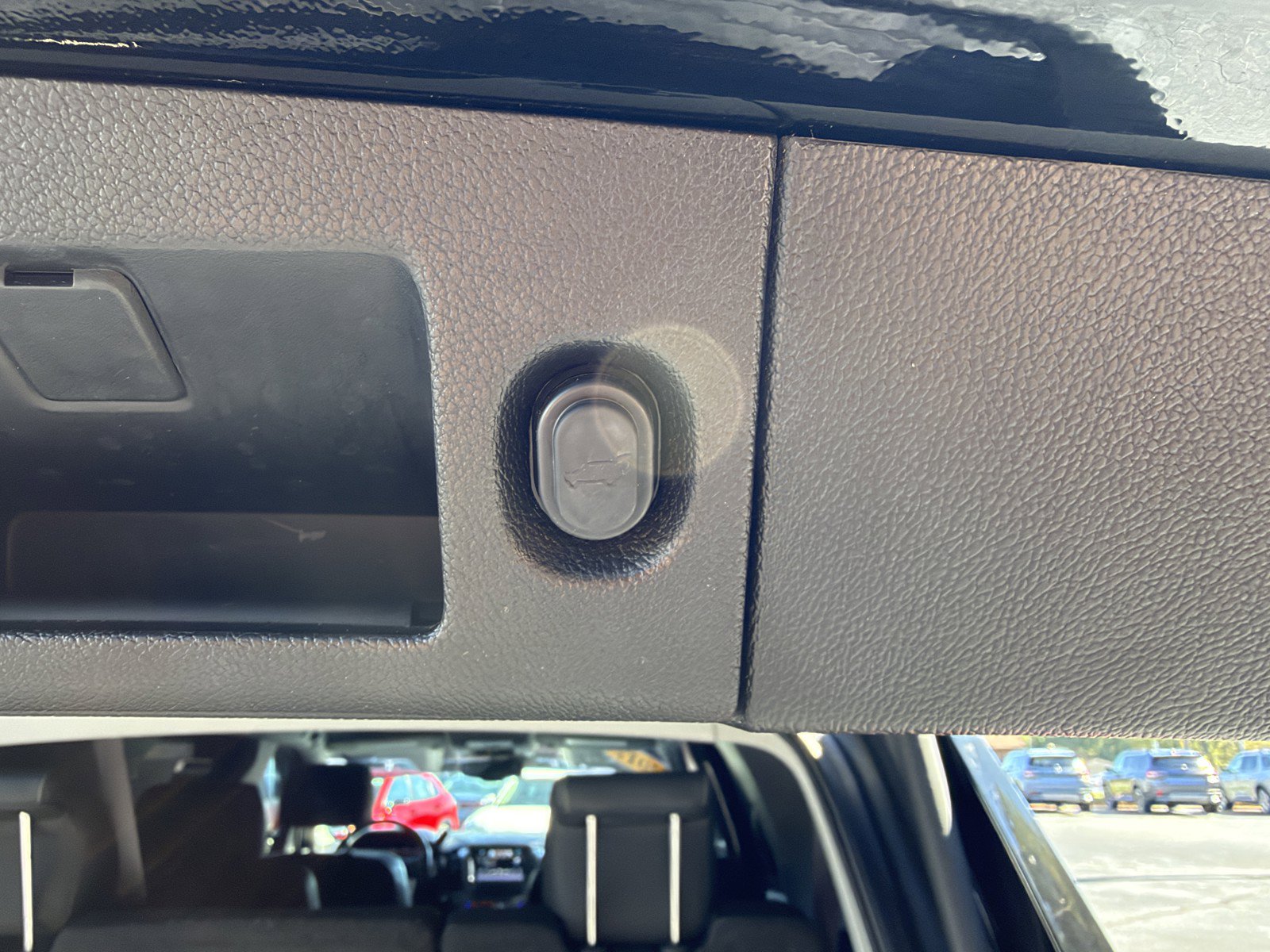 Used 2017 Chevrolet Tahoe LT w/ Luxury Package AWD/4WD image 9