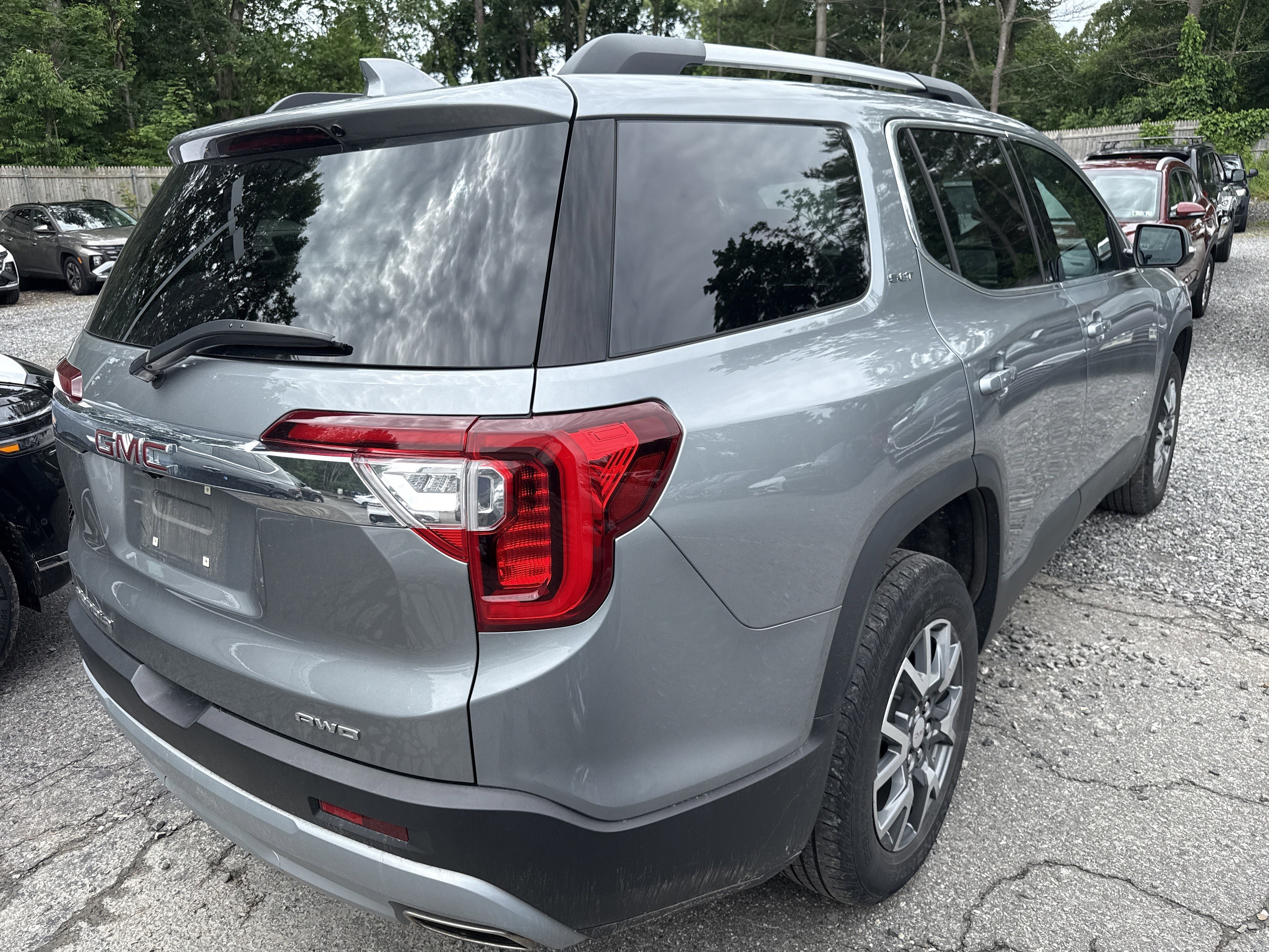 Used 2023 GMC Acadia SLT w/ Preferred Package AWD/4WD image 7