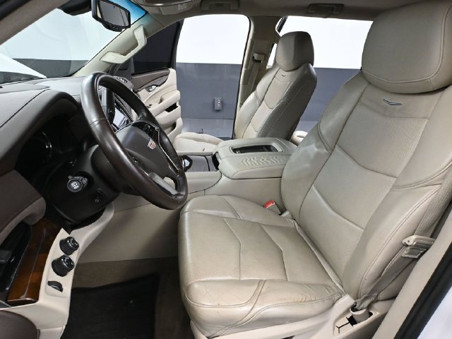 Used 2017 Cadillac Escalade ESV 4WD image 20