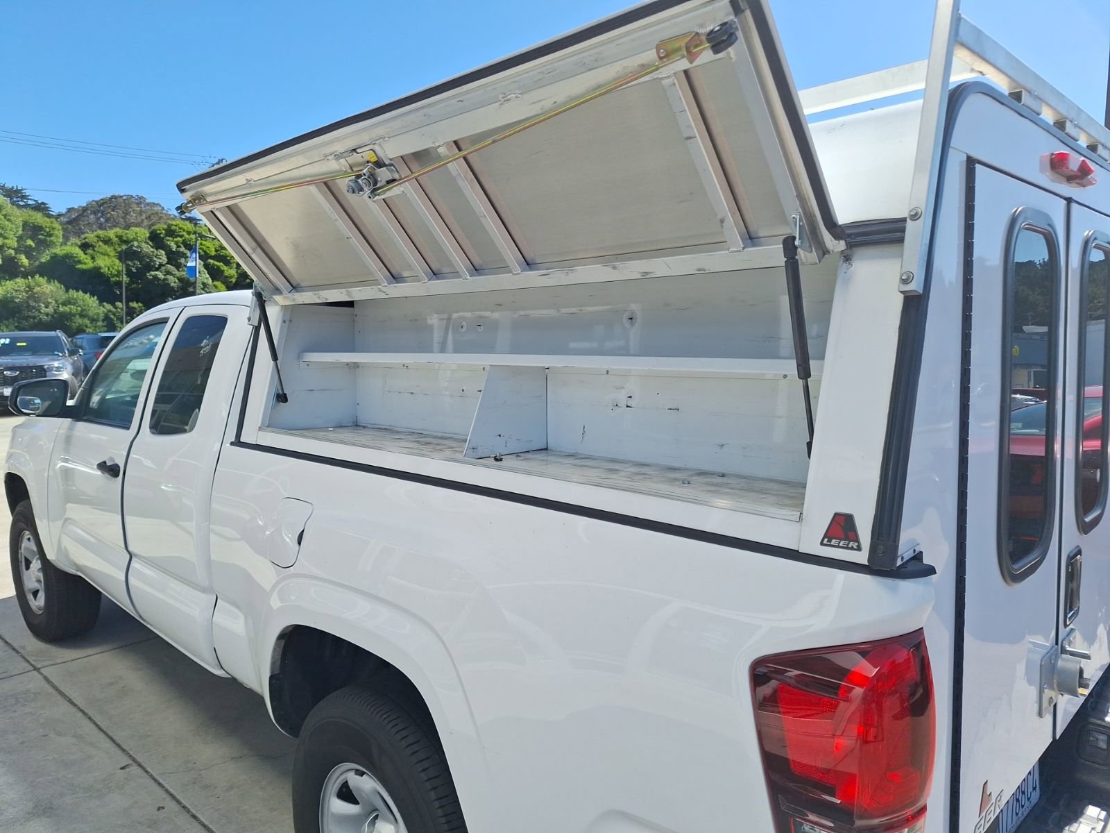 Used 2023 Toyota Tacoma SR image 9