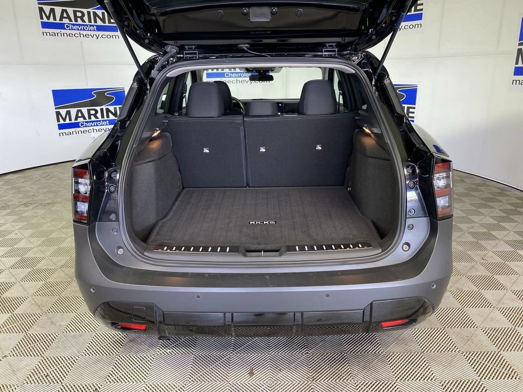 Used 2025 Nissan Kicks SV w/ SV Premium Package AWD/4WD image 30