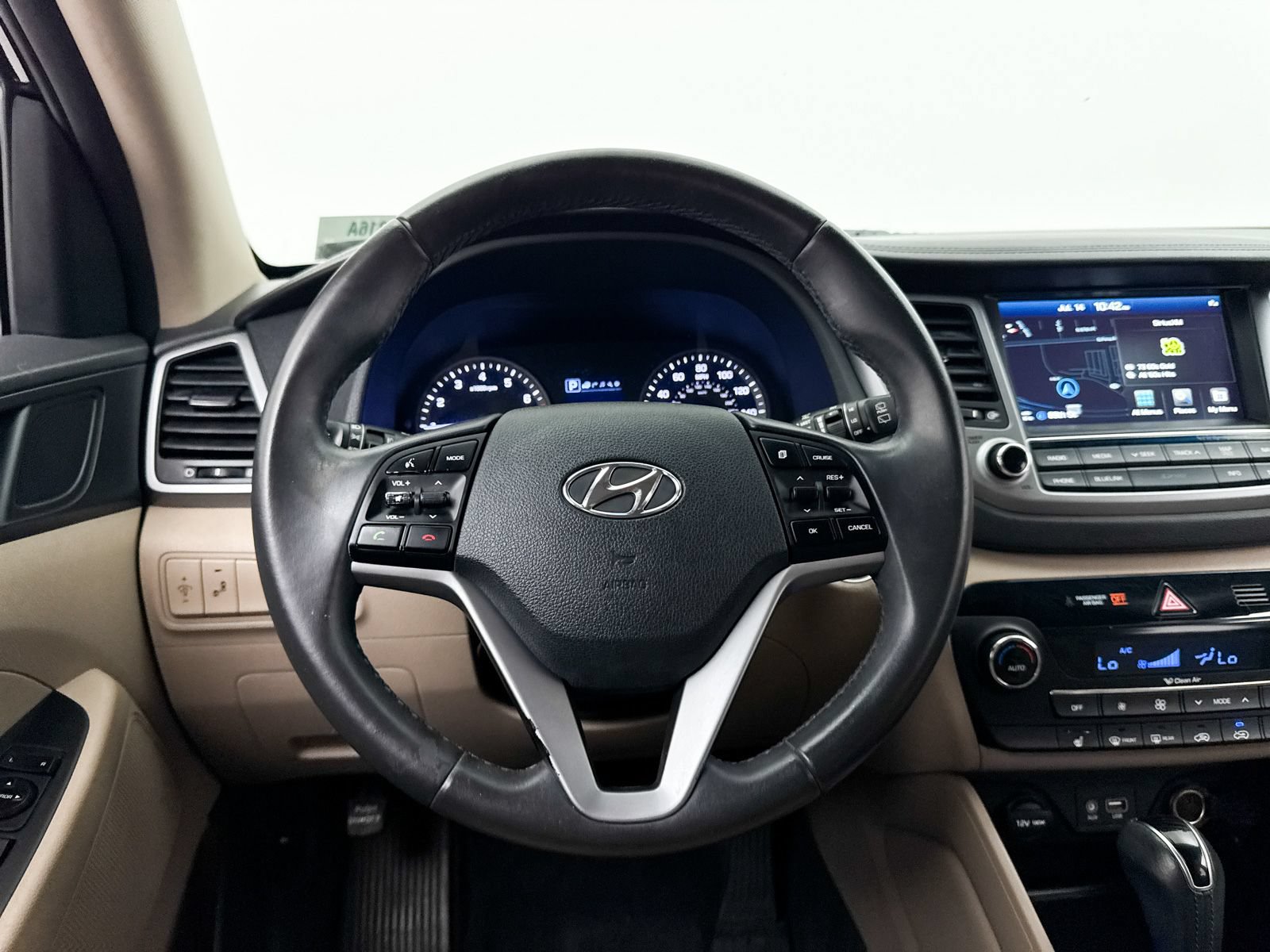 Used 2017 Hyundai Tucson SE Plus w/ Cargo Package FWD image 3