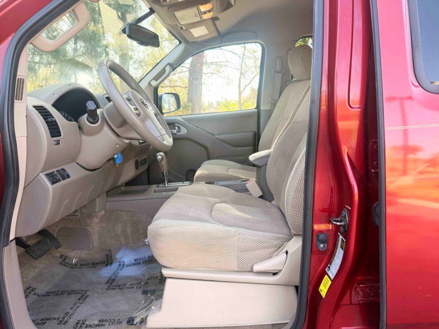 Used 2015 Nissan Frontier SV w/ SV Value Truck Package image 15