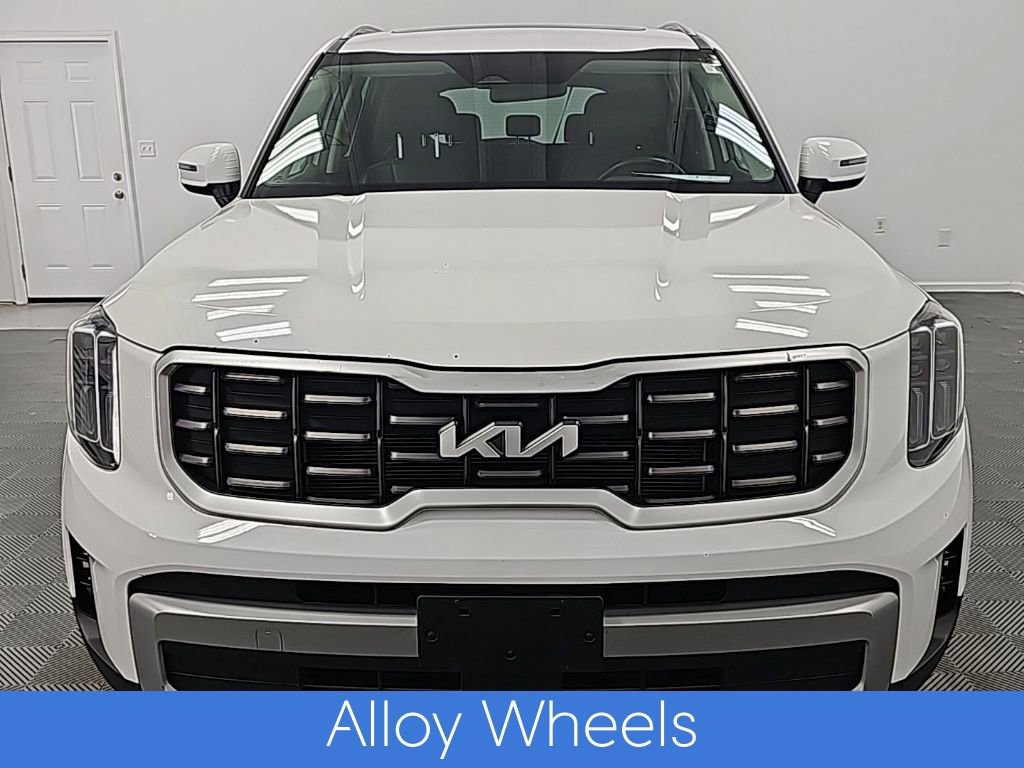 Used 2023 Kia Telluride S w/ S Sunroof Package image 4