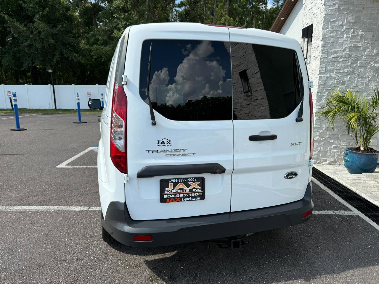Used 2016 Ford Transit Connect XLT FWD image 4