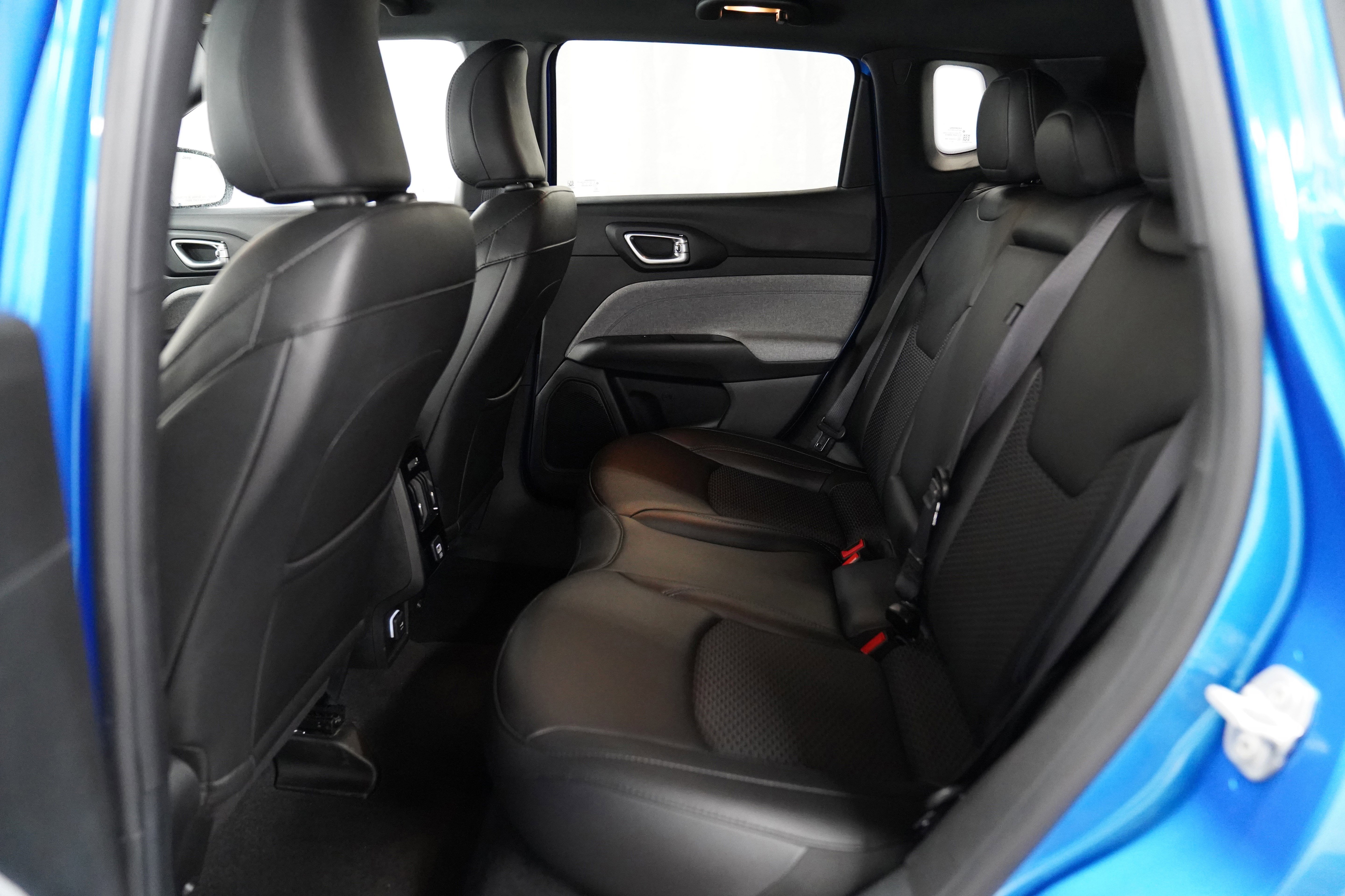 Certified 2024 Jeep Compass Latitude w/ Altitude Special Edition image 5