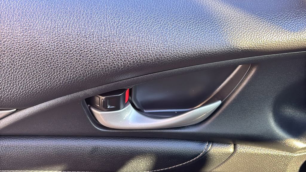 Used 2017 Honda Civic EX-L image 10