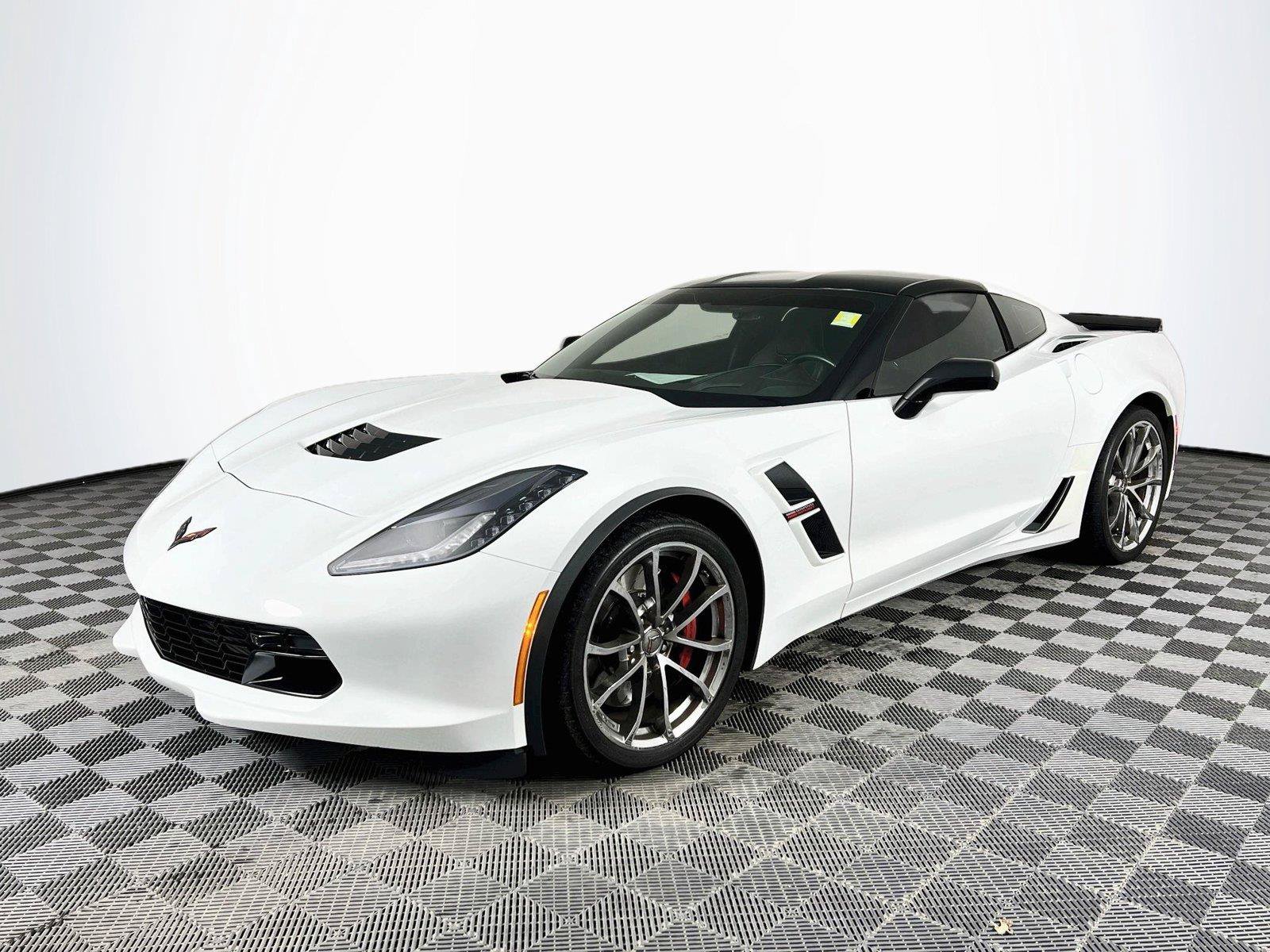 Used 2019 Chevrolet Corvette Grand Sport RWD image 2