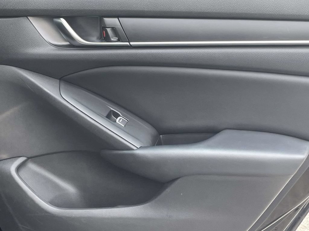 Used 2018 Honda Accord Sport image 20