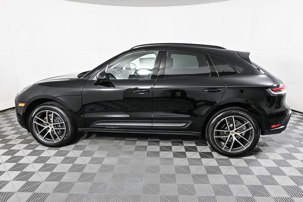 Certified 2026 Porsche Macan AWD/4WD image 2