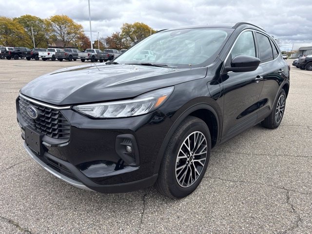 Used 2025 Ford Escape SE