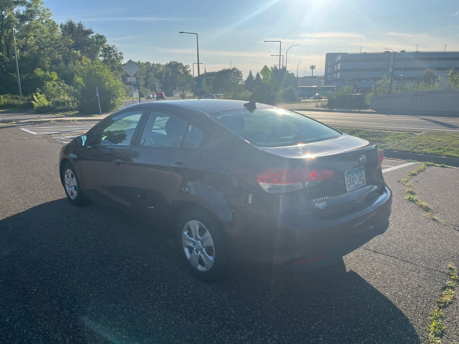 Used 2017 Kia Forte LX FWD image 3