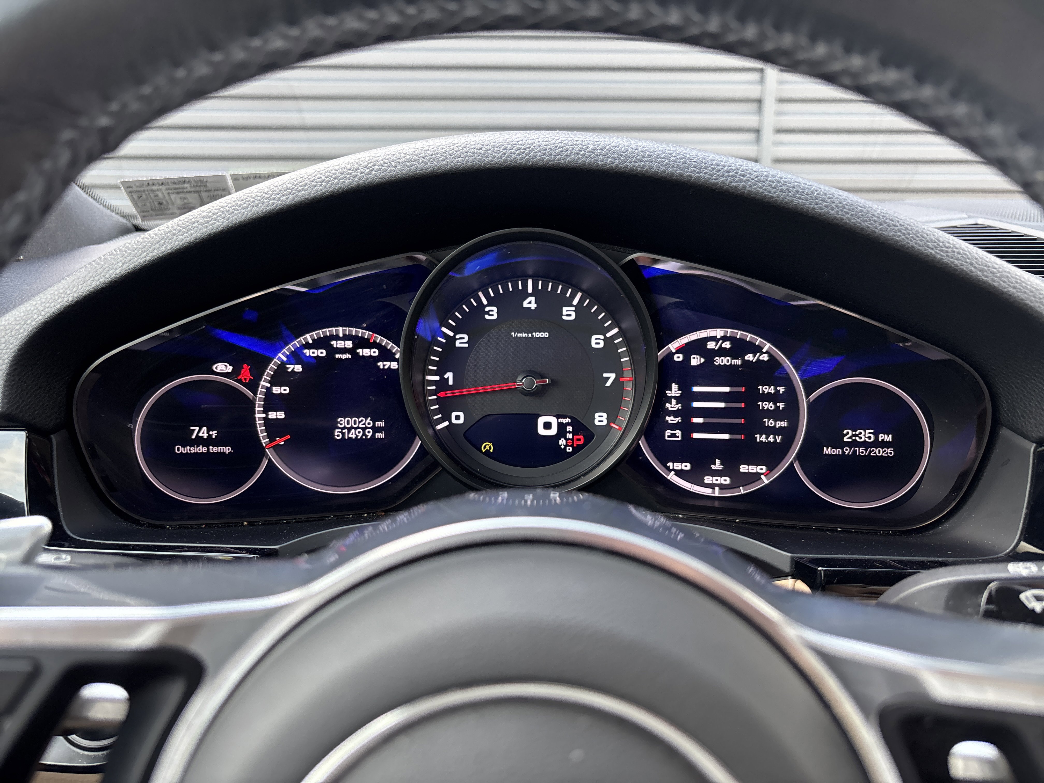 Certified 2022 Porsche Cayenne Platinum Edition image 16