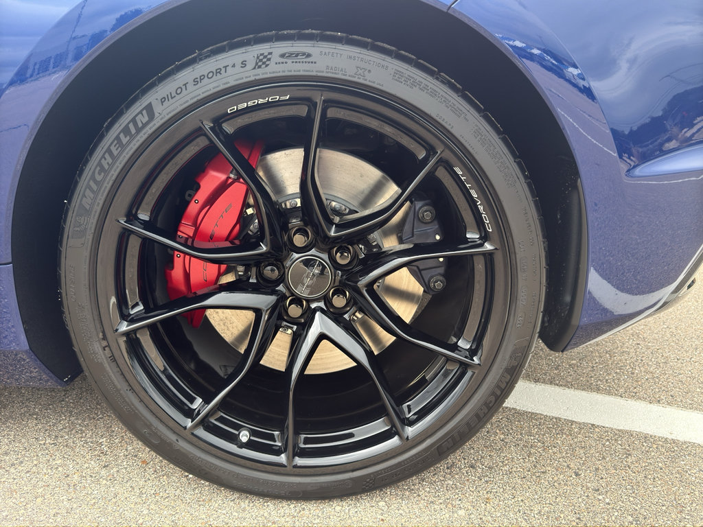 New 2027 Chevrolet Corvette Grand Sport w/ Z52 Sport Performance Package RWD image 19