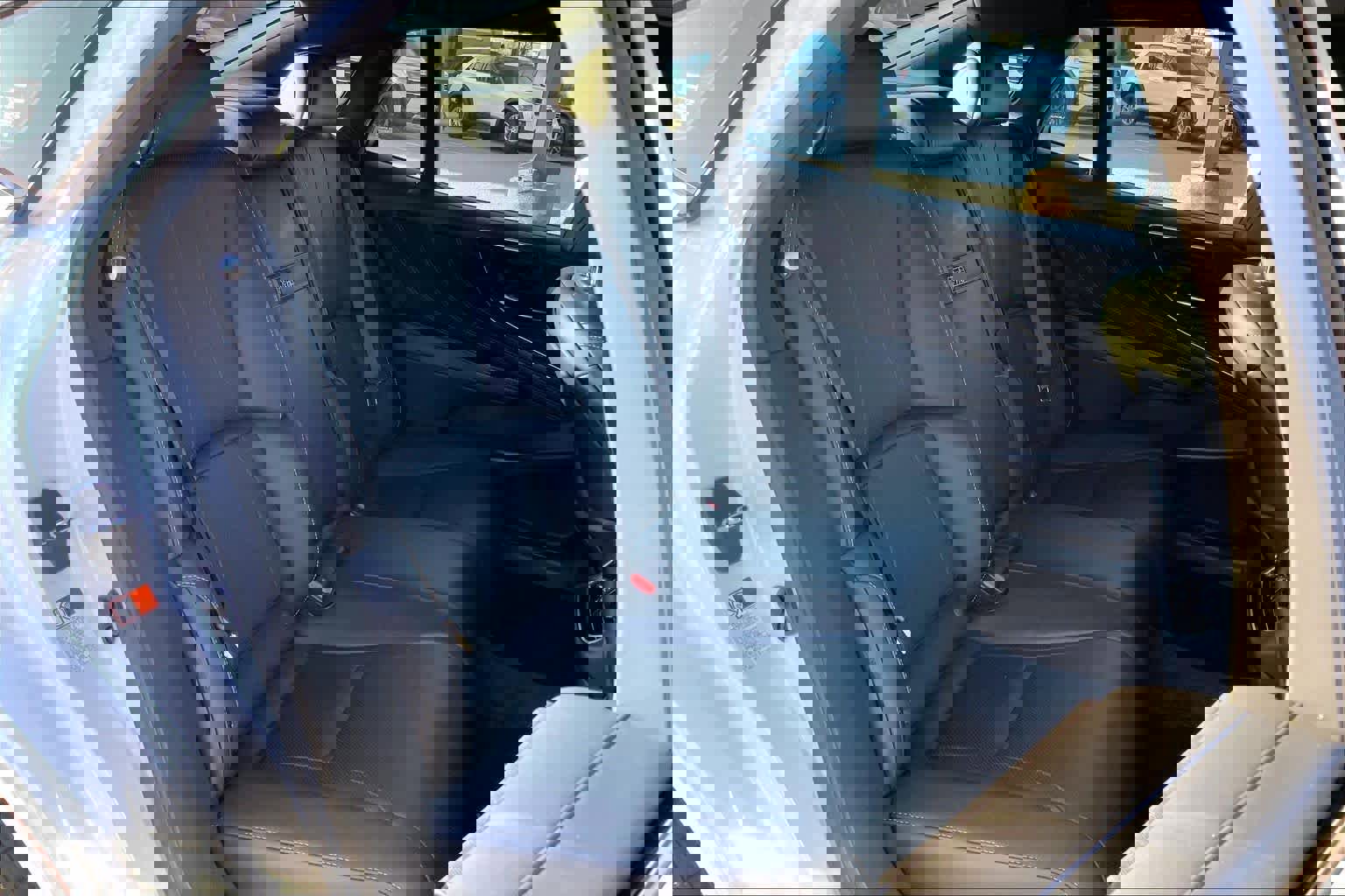 Used 2021 Lexus LS 500 w/ Accessory Package (Z2) image 18