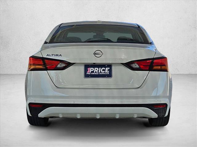 Used 2025 Nissan Altima 2.5 SV FWD image 6
