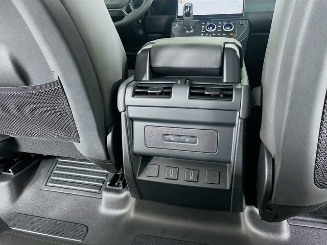 New 2026 Land Rover Defender 110 X-Dynamic SE image 23
