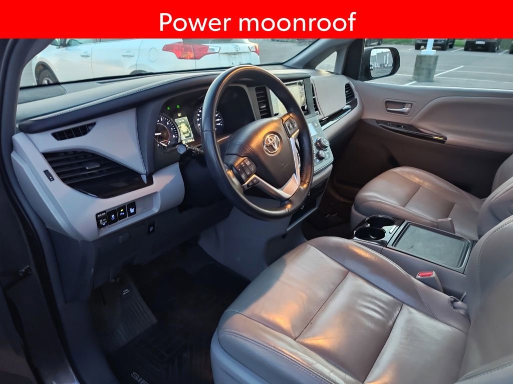 Used 2015 Toyota Sienna XLE w/ XLE Navigation Package image 7