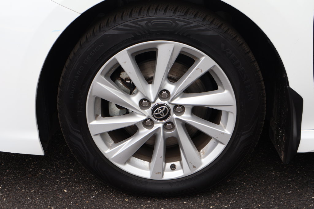 Used 2024 Toyota Camry SE FWD image 11