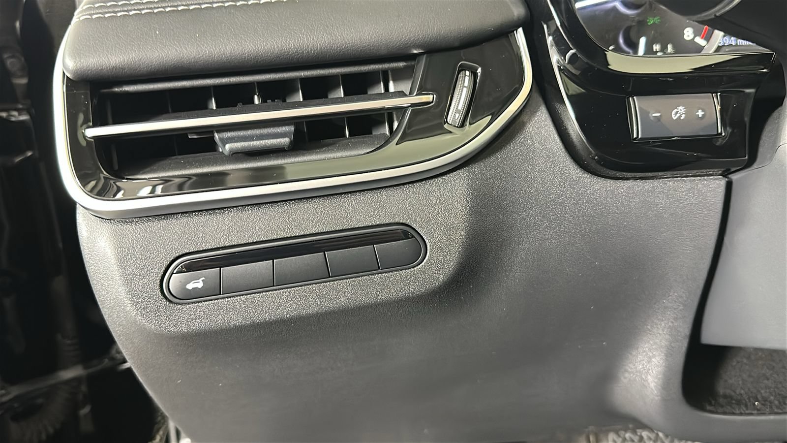 Used 2025 INFINITI QX60 Pure AWD/4WD image 22