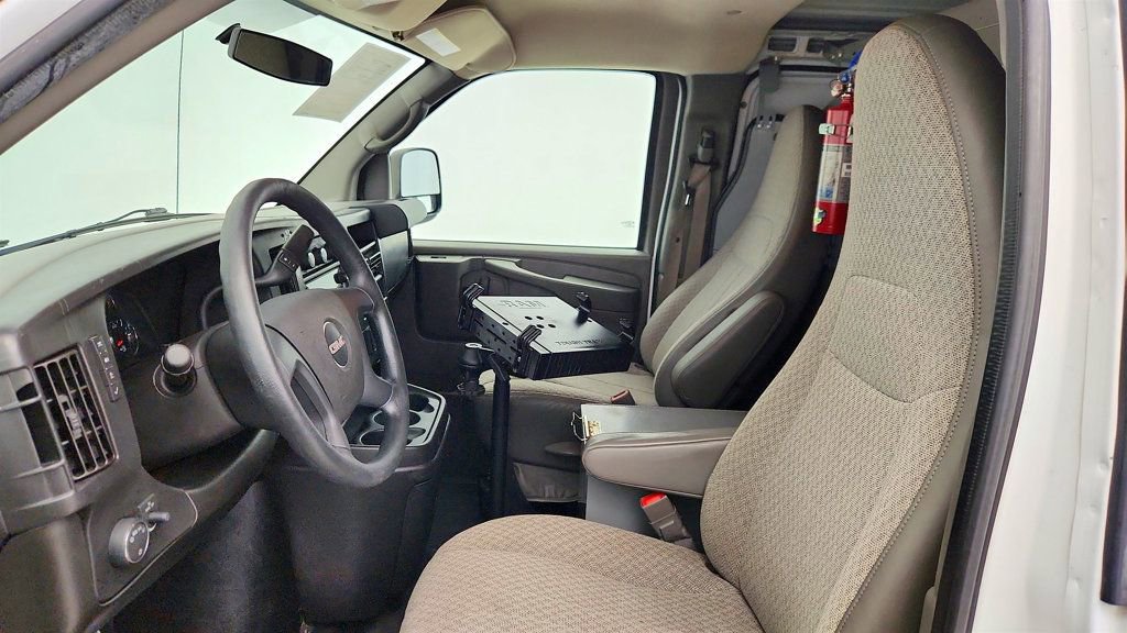 Used 2015 GMC Savana 2500 RWD image 18