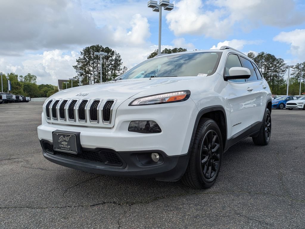 Used 2017 Jeep Cherokee Latitude w/ Comfort & Sound Group image 10