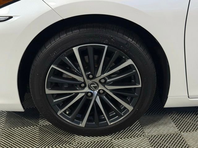 Used 2024 Lexus ES 350 w/ Premium Package FWD image 19