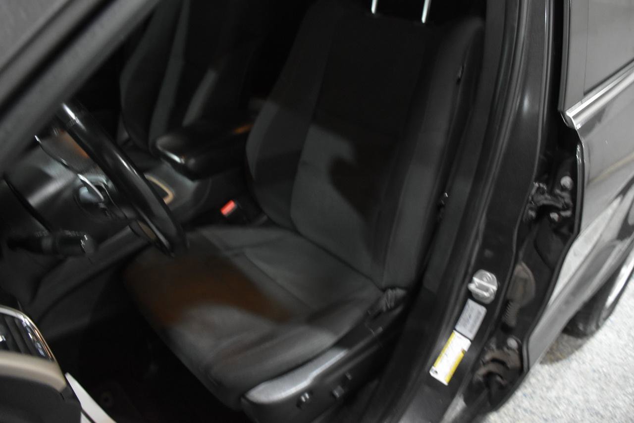 Used 2017 Jeep Grand Cherokee Laredo w/ Quick Order Package 23E AWD/4WD image 32