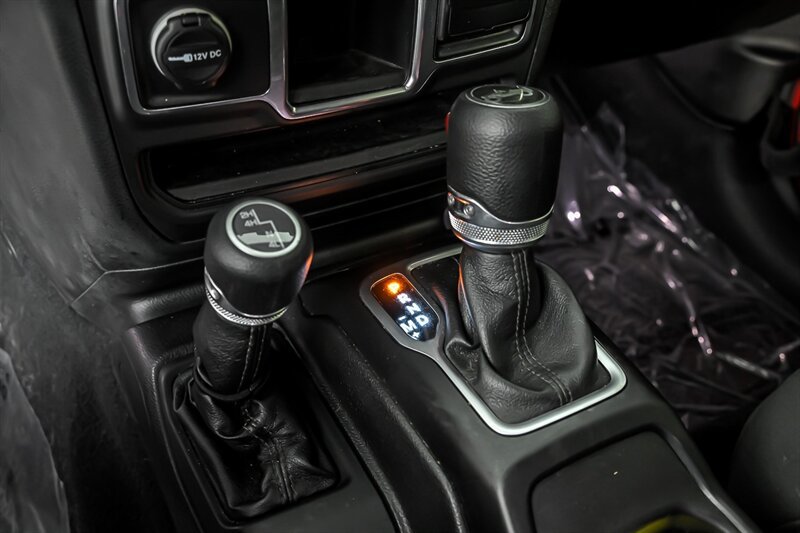 Used 2018 Jeep Wrangler Unlimited Sport AWD/4WD image 25