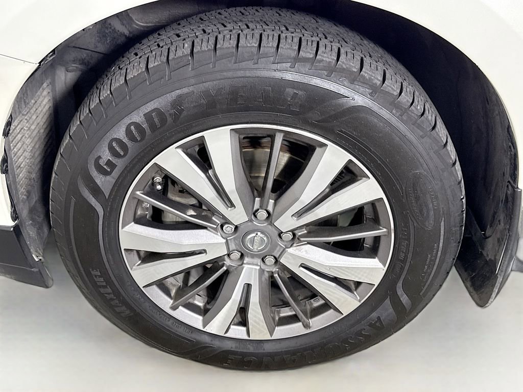 Used 2017 Nissan Pathfinder SL image 30