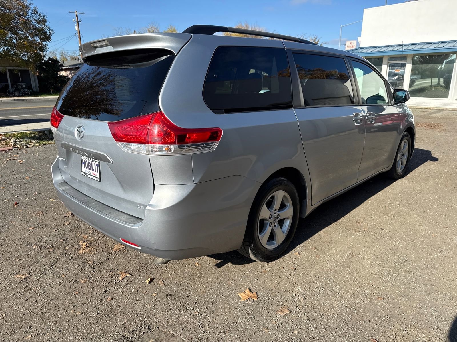 Used 2014 Toyota Sienna LE image 5