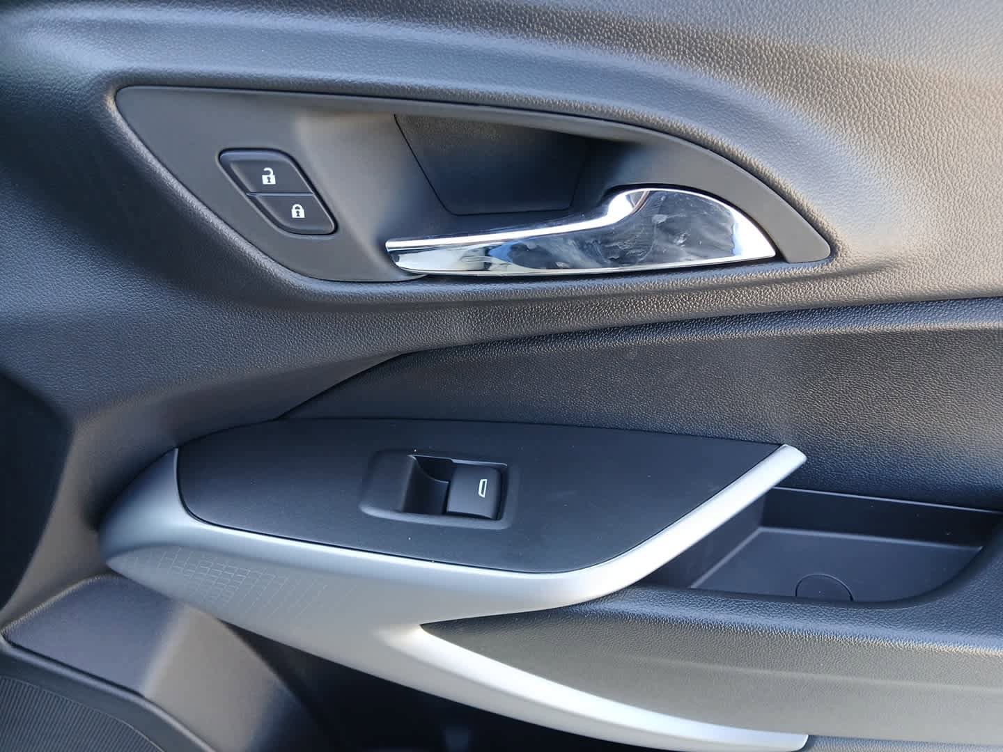 New 2026 Chevrolet Trax LS w/ LS Convenience Package FWD image 43